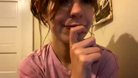 Snapshot of daisybaby699 chatting on 21, 5, 2026 DaisyB3 online show from 21, 5, 2026