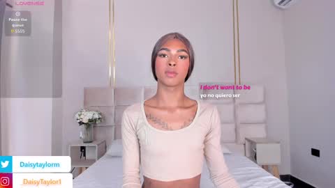 Snapshot of daisytaylor_ chatting on 17, 11, 2025 Daisy online show from 17, 11, 2025