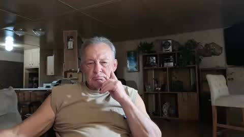 Snapshot of dakit2 chatting on 13, 9, 2025 dakit online show from 13, 9, 2025