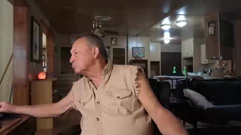 Snapshot of dakit2 chatting on 29, 9, 2025 dakit online show from 29, 9, 2025