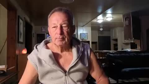 Snapshot of dakit2 chatting on 12, 10, 2025 dakit online show from 12, 10, 2025