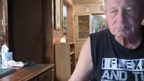 Snapshot of dakit2 chatting on 25, 11, 2025 dakit online show from 25, 11, 2025