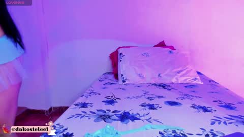 dakostelee1_ online show from 19, 12, 2025