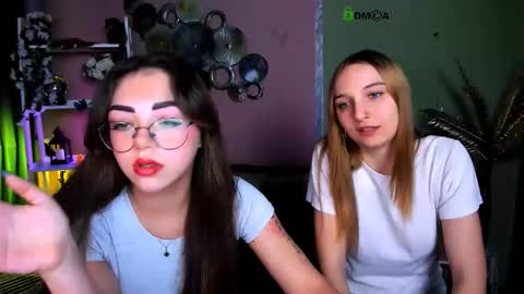 Snapshot of dakota_simple chatting on 17, 12, 2025 Dakota online show from 17, 12, 2025