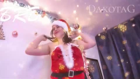 Dakotaagray online show from 20, 12, 2025