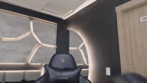 Snapshot of dakotarussell_ chatting on 2, 12, 2025 Dakota online show from 2, 12, 2025