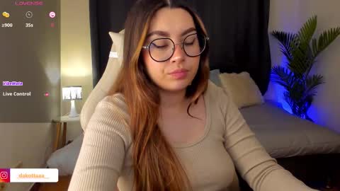 Snapshot of dakottaa__ chatting on 21, 10, 2025 dakottaa__ online show from 21, 10, 2025