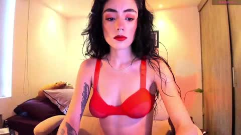 Almendra online show from 13, 12, 2024