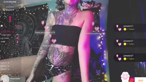 dalia_vorhees online show from 19, 12, 2024