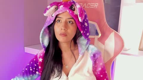 Snapshot of daliajohnson_ chatting on 1, 1, 2025 leila williams online show from 1, 1, 2025