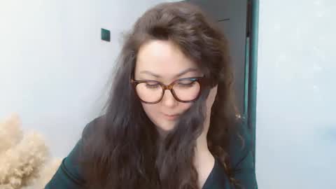 Snapshot of dalidayes chatting on 7, 6, 2026 Dali online show from 7, 6, 2026