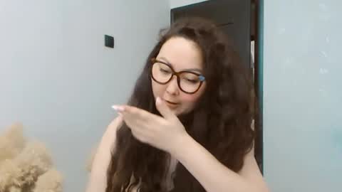 Snapshot of dalidayes chatting on 15, 6, 2026 Dali online show from 15, 6, 2026