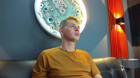 Snapshot of damian__oliver chatting on 9, 12, 2024 Damian Oliver online show from 9, 12, 2024