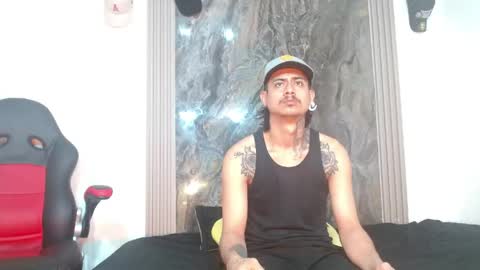 Snapshot of damian_and_camerum chatting on 22, 4, 2026 damian_and_camerum online show from 22, 4, 2026