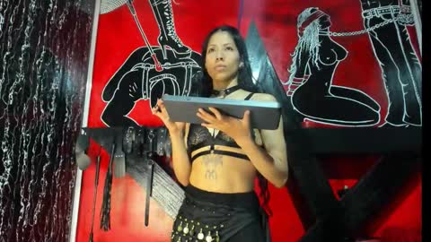 Snapshot of damian_and_tiana chatting on 31, 10, 2025 damian_and_tiana online show from 31, 10, 2025