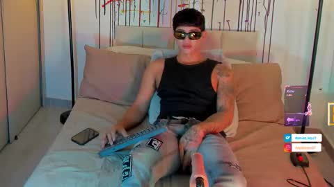 Snapshot of damian_queen chatting on 4, 11, 2025 damian key online show from 4, 11, 2025