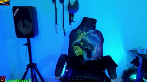 Snapshot of damian_torner chatting on 4, 12, 2025 Damian torner online show from 4, 12, 2025