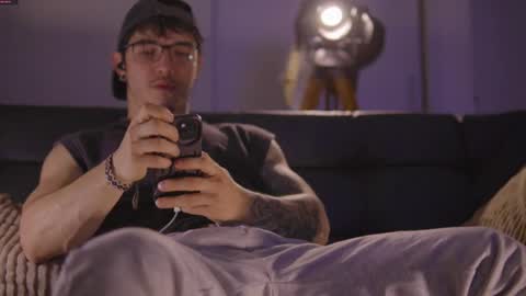 Snapshot of damianow chatting on 20, 10, 2025 insta damn8 -------- online show from 20, 10, 2025