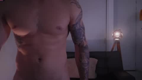 Snapshot of damianow chatting on 27, 10, 2025 insta damn8 -------- online show from 27, 10, 2025