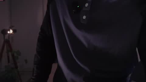 Snapshot of damianow chatting on 16, 11, 2025 insta damn8 -------- online show from 16, 11, 2025