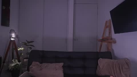 Snapshot of damianow chatting on 29, 11, 2025 insta damn8 -------- online show from 29, 11, 2025