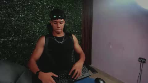 Snapshot of damon_sw chatting on 24, 11, 2025 damon online show from 24, 11, 2025