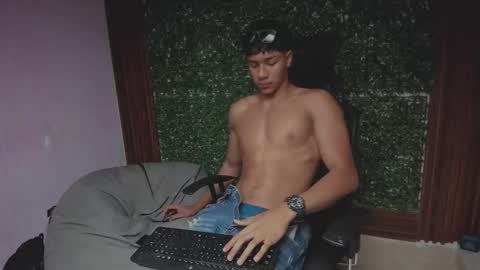 Snapshot of damon_sw chatting on 2, 12, 2025 damon online show from 2, 12, 2025