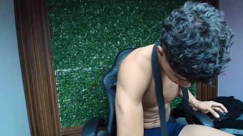 Snapshot of damon_sw chatting on 14, 12, 2025 damon online show from 14, 12, 2025