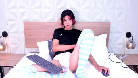 Snapshot of dan_copers chatting on 25, 11, 2025 D A N online show from 25, 11, 2025