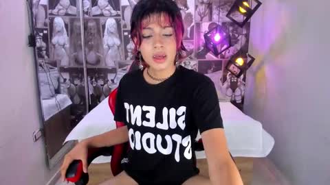 Snapshot of dan_copers chatting on 25, 11, 2025 D A N online show from 25, 11, 2025