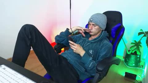 Snapshot of dan_yagami chatting on 30, 11, 2025 Dan and Noah online show from 30, 11, 2025