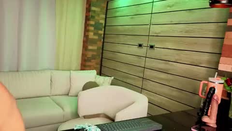 Danna  online show from 22, 2, 2026