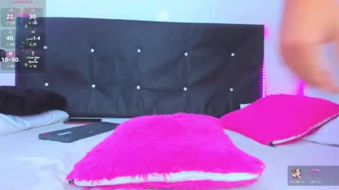 Snapshot of dana_moore_ chatting on 8, 5, 2026 danna online show from 8, 5, 2026