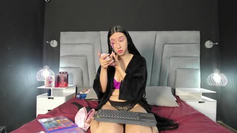 Snapshot of danaandthamaraangels chatting on 23, 12, 2024 online show from 23, 12, 2024