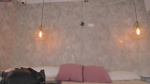    online show from 1, 12, 2025