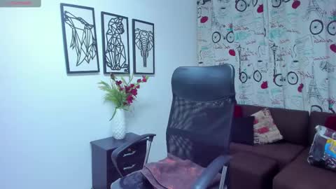 Snapshot of danaarey chatting on 4, 3, 2025 Danaa Rey online show from 4, 3, 2025