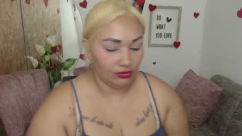 Snapshot of danalaleska chatting on 14, 10, 2025 danalaleska online show from 14, 10, 2025