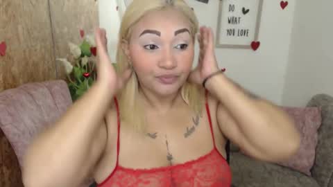 Snapshot of danalaleska chatting on 8, 11, 2025 danalaleska online show from 8, 11, 2025