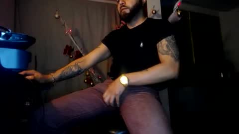 Snapshot of danbury44 chatting on 17, 12, 2025 danbury online show from 17, 12, 2025