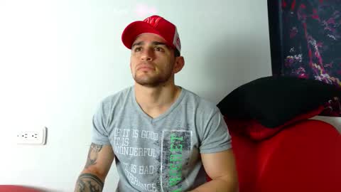 Snapshot of daniel_ova chatting on 22, 10, 2025 Sexy Dani online show from 22, 10, 2025