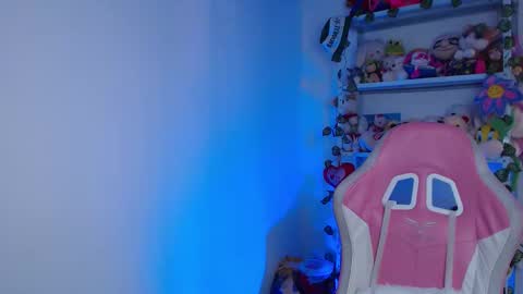 Snapshot of daniela_cute22 chatting on 25, 11, 2025 DANIELA online show from 25, 11, 2025