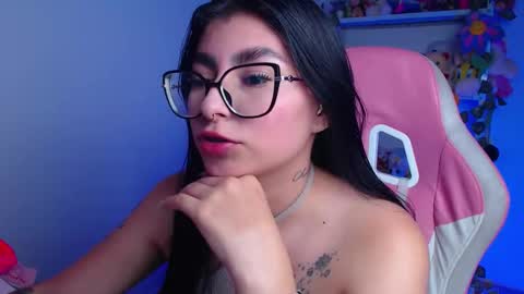 Snapshot of daniela_cute22 chatting on 29, 11, 2025 DANIELA online show from 29, 11, 2025