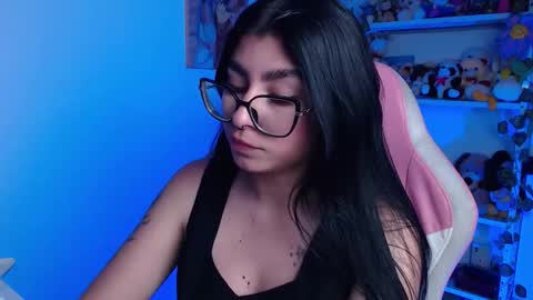 Snapshot of daniela_cute22 chatting on 22, 12, 2025 DANIELA online show from 22, 12, 2025