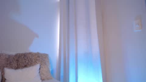 Lucia online show from 9, 10, 2025