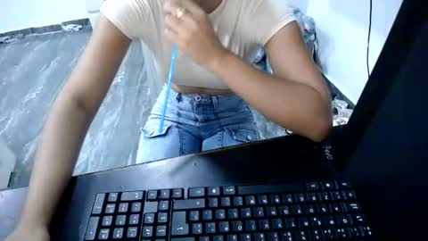 danielaa_foxx online show from 1, 7, 2026