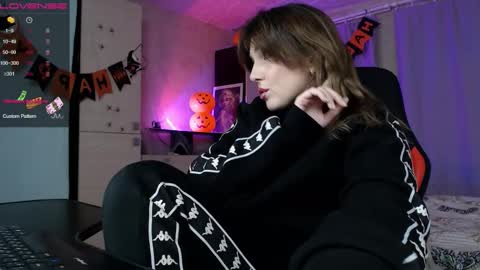 Snapshot of danielacooperx chatting on 5, 11, 2025 Daniela Cooper online show from 5, 11, 2025