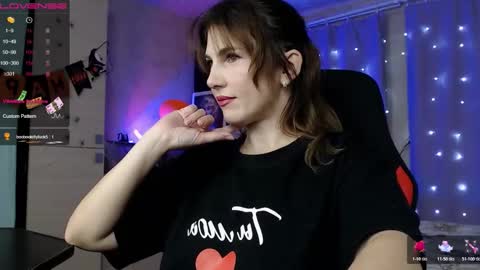 Snapshot of danielacooperx chatting on 9, 11, 2025 Daniela Cooper online show from 9, 11, 2025