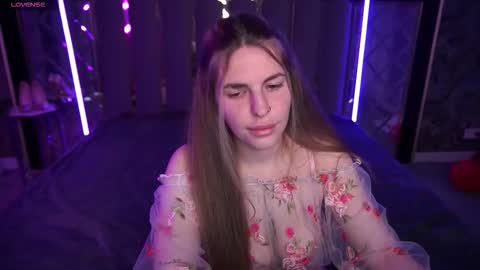 danielareign online show from 23, 3, 2026