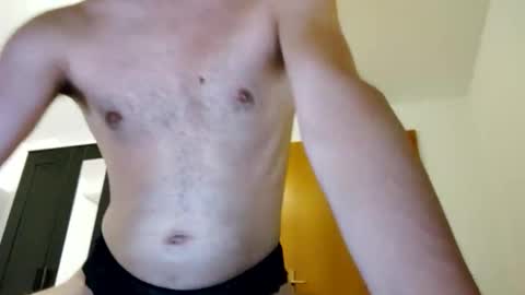 Snapshot of danielbt28 chatting on 16, 12, 2025 danielbt28 online show from 16, 12, 2025