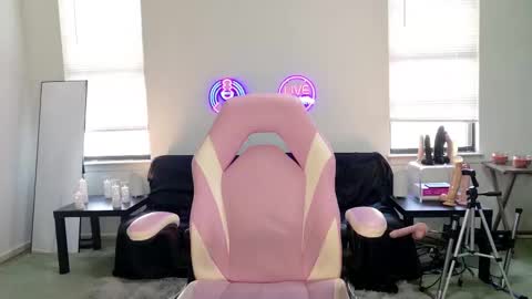 Danielle Banks online show from 20, 9, 2025